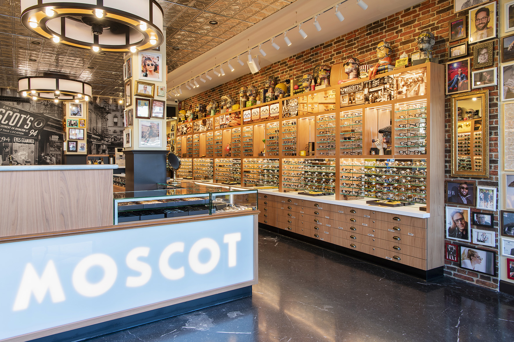 Moscot - 17 - web